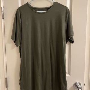 Cuts Clothing Elongated Hem AO T-Shirt, Size XXL, in Olive